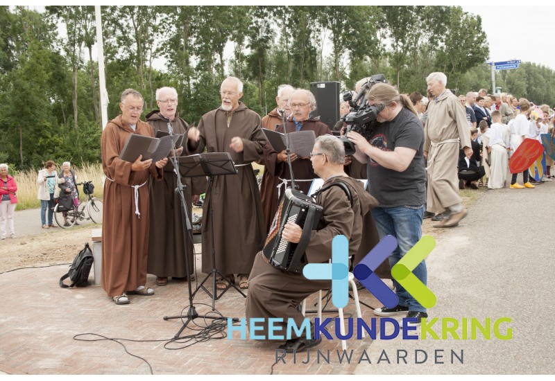 12 -7-2015 Onthulling grafsteen Herwen Coll. P.Snip- HKR (54)